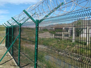 防爬带刀刺围栏网